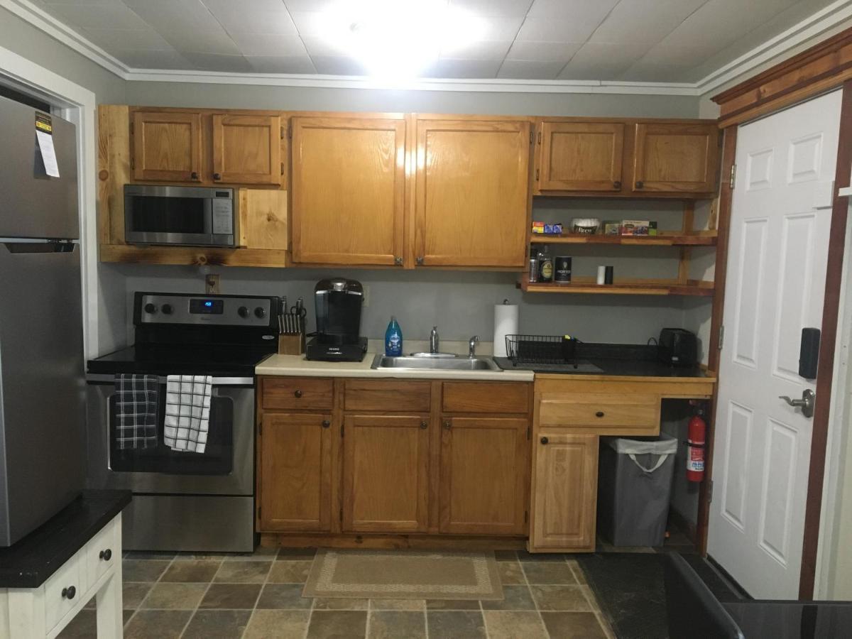 Just Like Being At Home- Newly Renovated Unit North Troy Extérieur photo